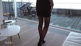 Mature amateur gets fucked through her seamless pantyhose in close up