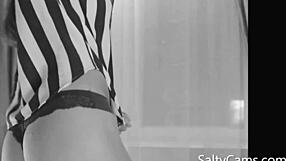 Curte uma surra relaxante no cuzinho empinado de asiática 18+ em câmera lenta