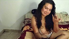 no puedo creer que me folle a mi cuñada solo por comprarle otro celular