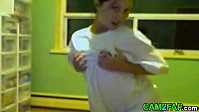 Amateur webcam girl bathing freely