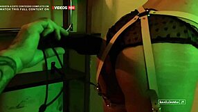 Teaser Novinha in Lingerie Loves Bondage