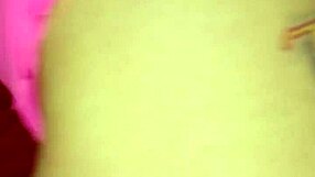 Todo dia sinto um fogo na buceta e não tenho ninguém para apagá-lo