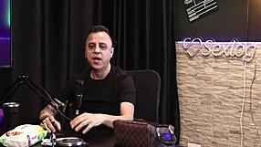 A mulher beijou ele irritou outro homem ficou furioso cara gozou porta carro freddy rei dogging toda hora sem parar sheer red