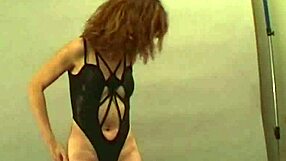 Sexy Photoshoot With Milf Brunette Ends In Fucking And Cumshot