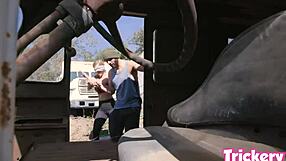 Kali Roses Gets Fucked During Birdbox Challenge