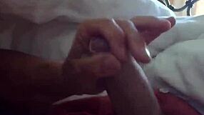 i woke up early for a gentle handjob from mature lover