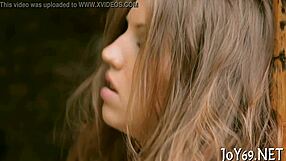 Solo Babe Fingers Tight Pussy With Dildo