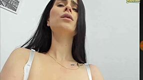 Milky Bigtits Cheating With Dildo On Webcam