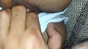 i show my latina pussy close up