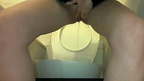 wow, that milf squirts so hard!