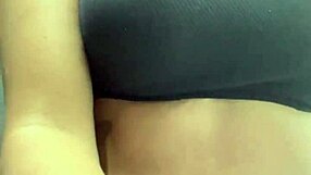 primeira vez na academia como novata, sentindo-me nervosa.