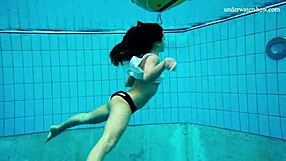 Teen shows her body publicly