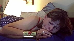 Retro Justice League suihinotto lihavalle mummolle verkko sukkiksissa ja korsetissa