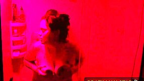 gostosa bathing alone