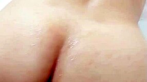 Teen Japanese babe twerks ass in motel bathtub