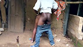 我继母抓到我和继兄在继祖母后院操！接下来会怎样？