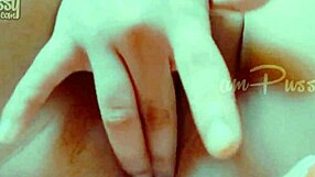 i explore my shaved pussy in closeup homemade session