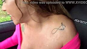 Duas gostosas pedalando sem calcinha na chuva - barbara alves - pernocas