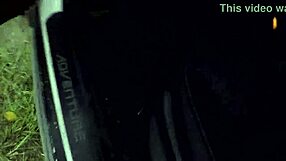 Duas gostosas pedalando sem calcinha na chuva - barbara alves - pernocas