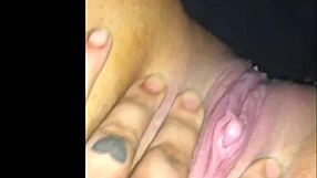 Making my girlfriend squirt in the car!