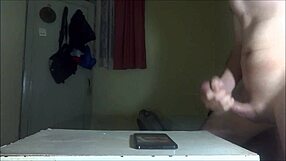 Cassidyboo Gets Facial Cumshot