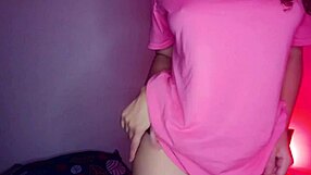 Horny Girlfriend Reveals Her Pussy