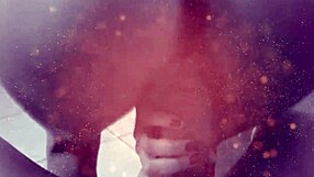 Duas gostosas pedalando sem calcinha na chuva - barbara alves - pernocas