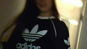 College babe shows off her big ass on webcam