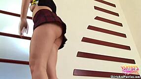 Peek under my skirt: Amateur babe gets exposed