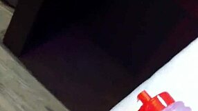 중국 페티트 18+ 커플이 호텔에서 거친 애널 섹스 즐겨