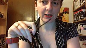 Umiliato E Ricattato Dalla Datrice Di Lavoro Femdom