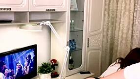 sugarnadya waxes her legs for a client with a gorgeous and sexy ass.