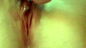 this hot blonde squirts in Bali, what a sight