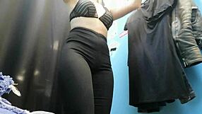 놀라운 러시안 뷰티 큰 가슴 딱딱한 젖꼭지 드레싱룸 히든캠에 걸렸어