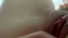 this hot blonde squirts in Bali, what a sight