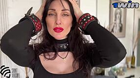 Milf Bollente Punisce con Deepthroat, Succhia Cazzo, Prende Sborra sui Piedi Sexy