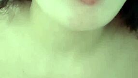 Pinay filipina na malibog pinakita at nilamas ang suso sa kavideo call ang sarap nito-fuckingpinay2