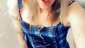 gorgeous tranny casually sucks and touches her clitty