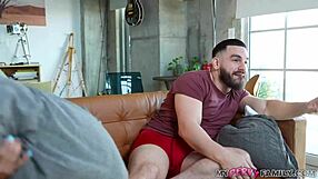 Belki eğlenceli bir şey yapabiliriz, Latin üvey kardeşim anne baba yokken beni siliyor, Camila Cortez