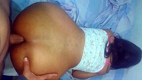 que divino el culo de mi hijastra, mucho mejor que el de su madre