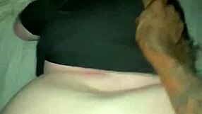 منظور بي أو في لمؤخرة كبيرة سمينة تُضرب بقوة دوجي ستايل