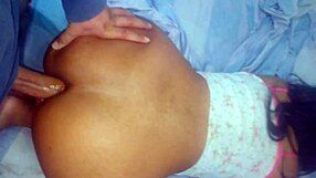 que divino el culo de mi hijastra, mucho mejor que el de su madre