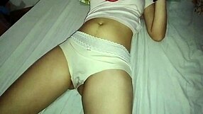 chica seduce me and gets me horny without touching