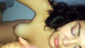 In a hotel room, amateurs engage in passionate mamada leading to cum.