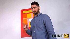 hunt4k stunner ditches boyfriend for another guy on desk