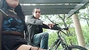 Trav latina convainc le doc pour creampie anal en consultation