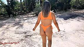 Vivi offers tight ass to Vagninho at party