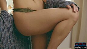 Perfect Blonde Margo Dumas Shows Big Round Ass