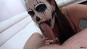 Halloween Monster Mea Melone Dominates in Czech Special