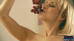 Perfect Blonde Margo Dumas Shows Big Round Ass